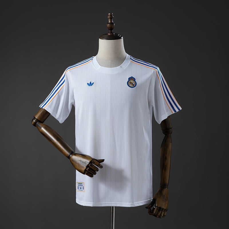 Real Madrid Terrace Icons T-Shirt Weiß 2026-2027 Fußball-Trikot